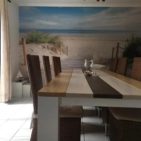 Holiday home Lily's Place